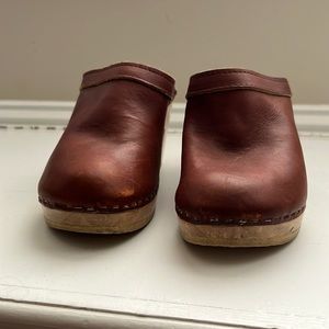 Next in good health wooden studded clogs woman’s size 6